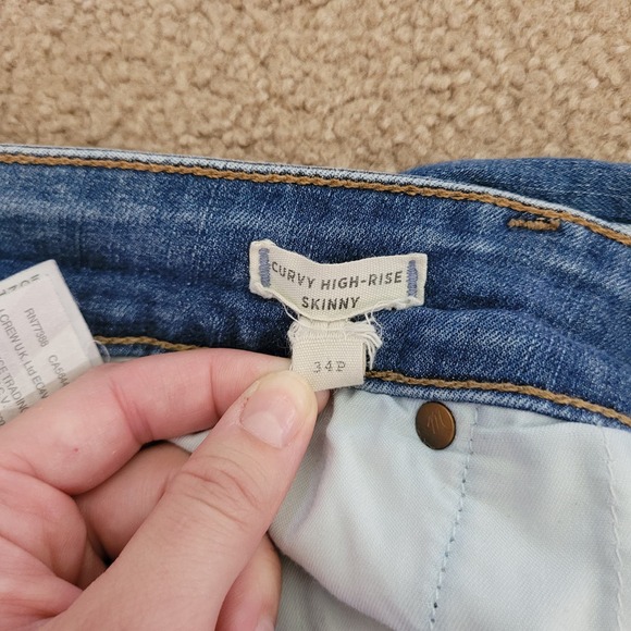 Madewell Curvy High Rise Skinny Distressed Jean Drop Step Hem Edition . Size 34P - Picture 6 of 11